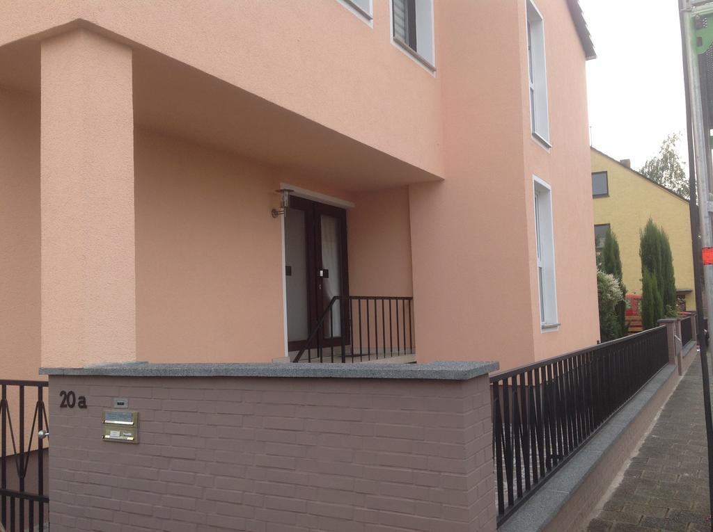 Privatzimmer Spahn In Muhlheim Exterior foto